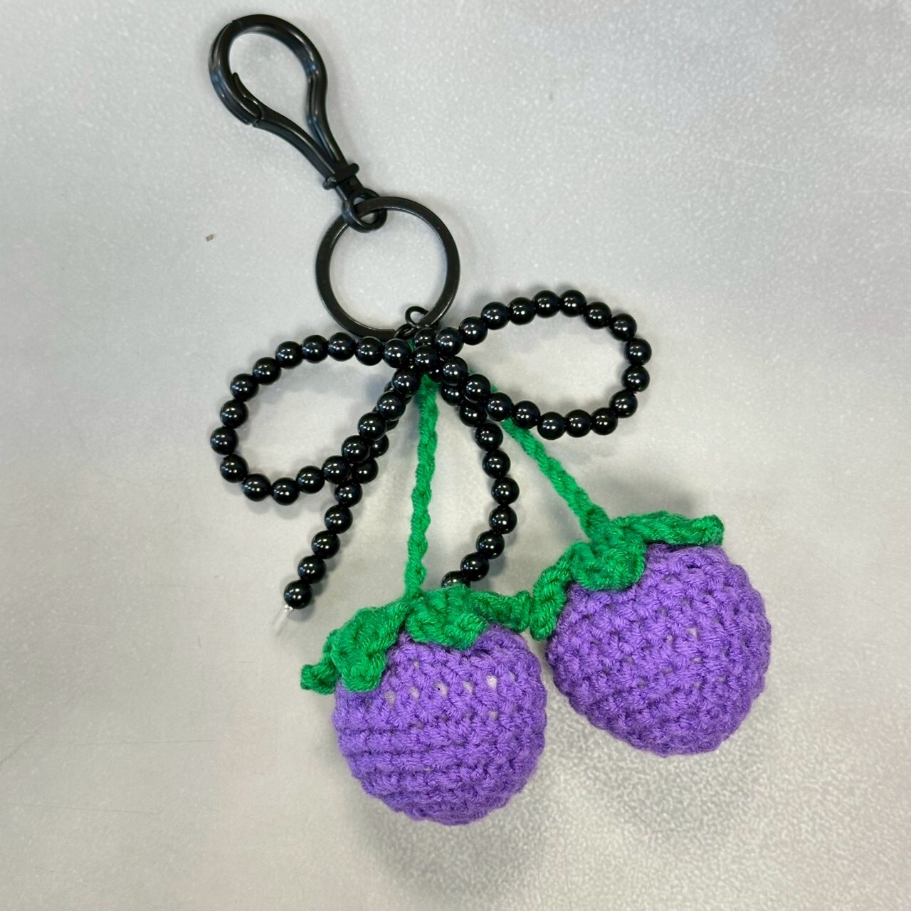純手工編織草莓吊飾 - 綠/紫 (A010004)