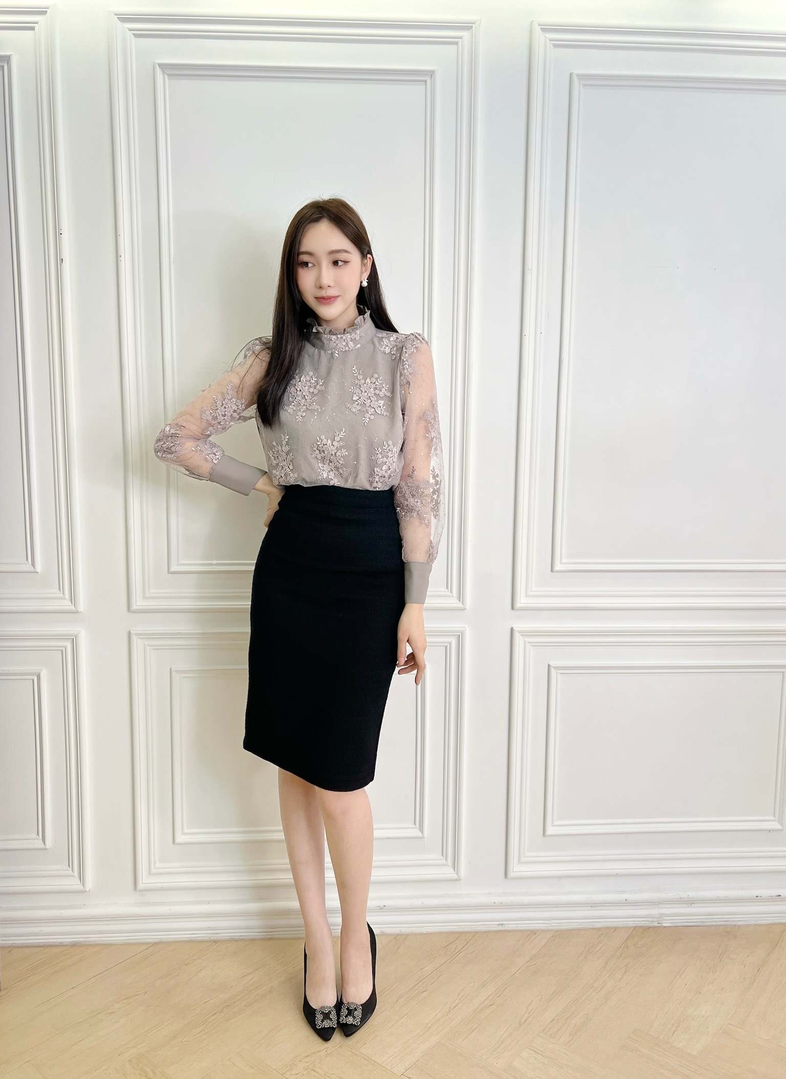 (絕美必收) 袖透膚蕾絲亮片上衣