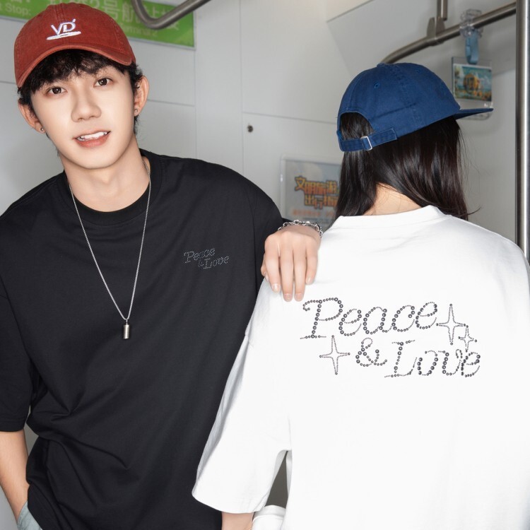 美式寬鬆鉚釘燙鑽字母短袖 MT7179