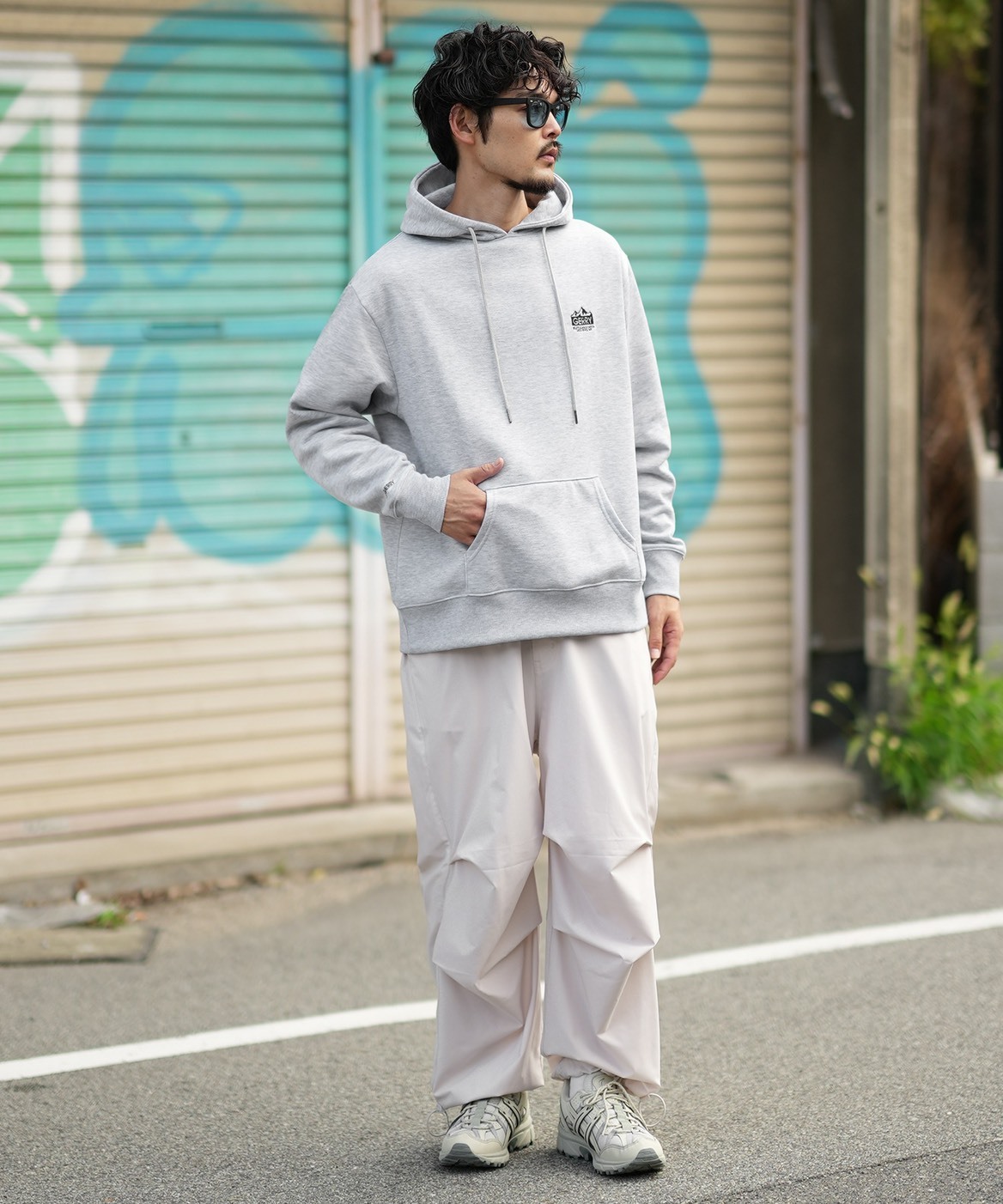 #日本限定預購 GERRY 山型標誌刺繡拉絨襯裡連帽衫 四色