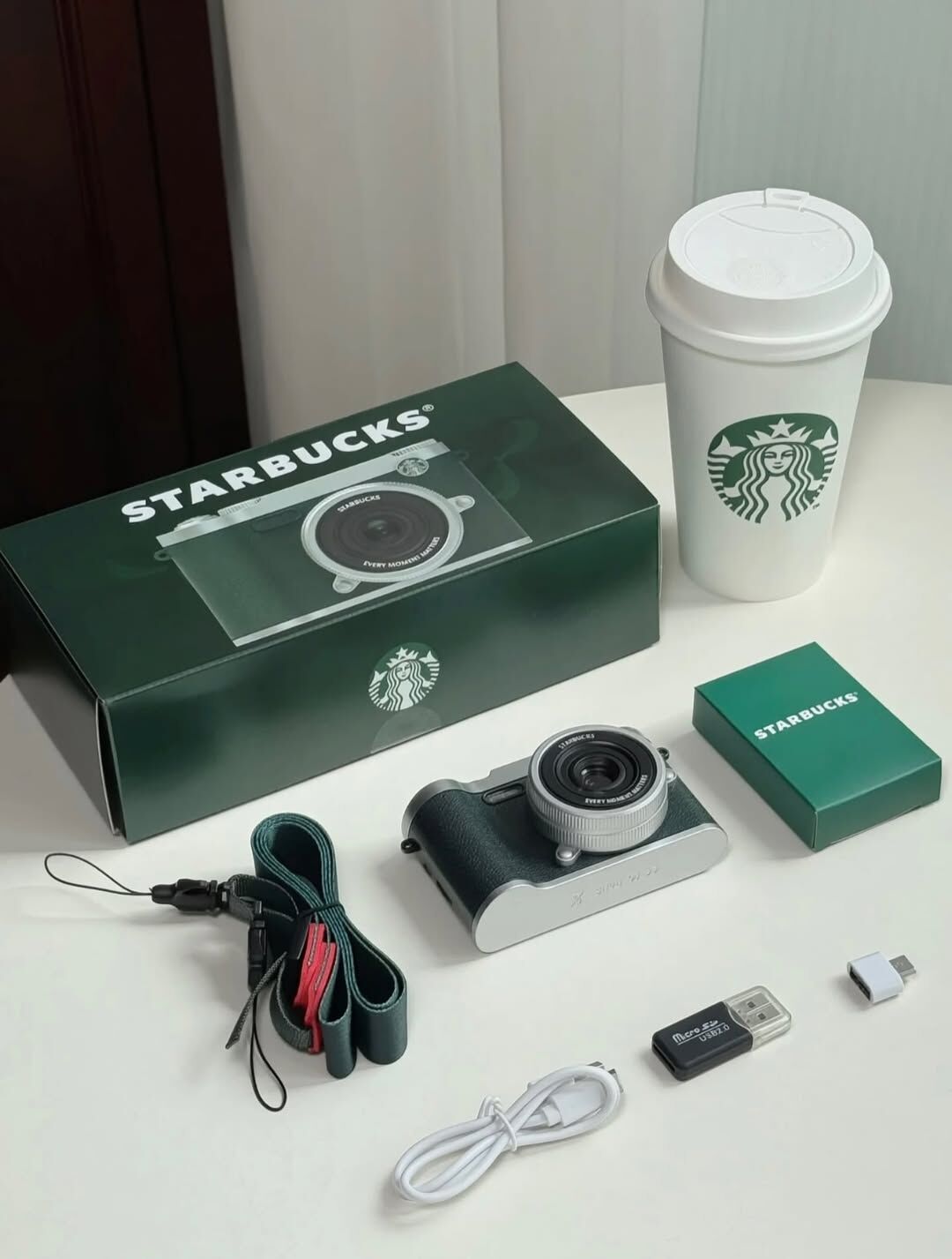 【逢甲 FUZZY】STARBUCKS 星巴克 聖誕限定CCD 相機 復古 紅色 綠色 交換禮物