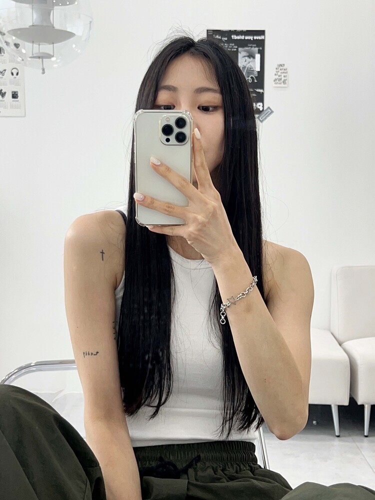 OFUSE - wire star bracelet