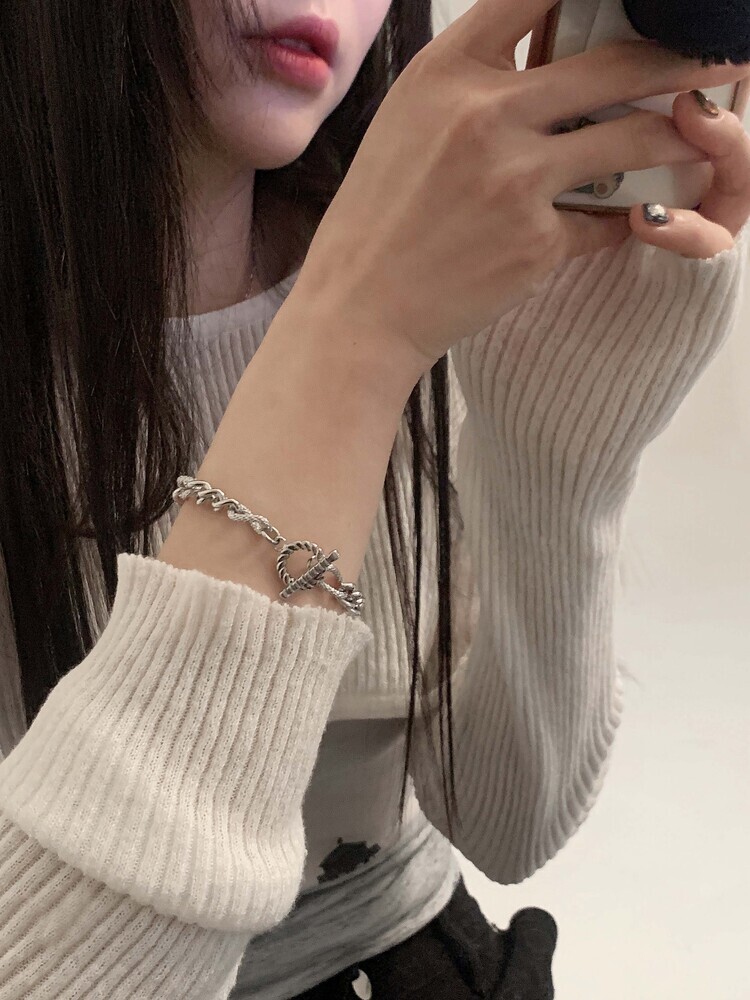 OFUSE - toggle bracelet