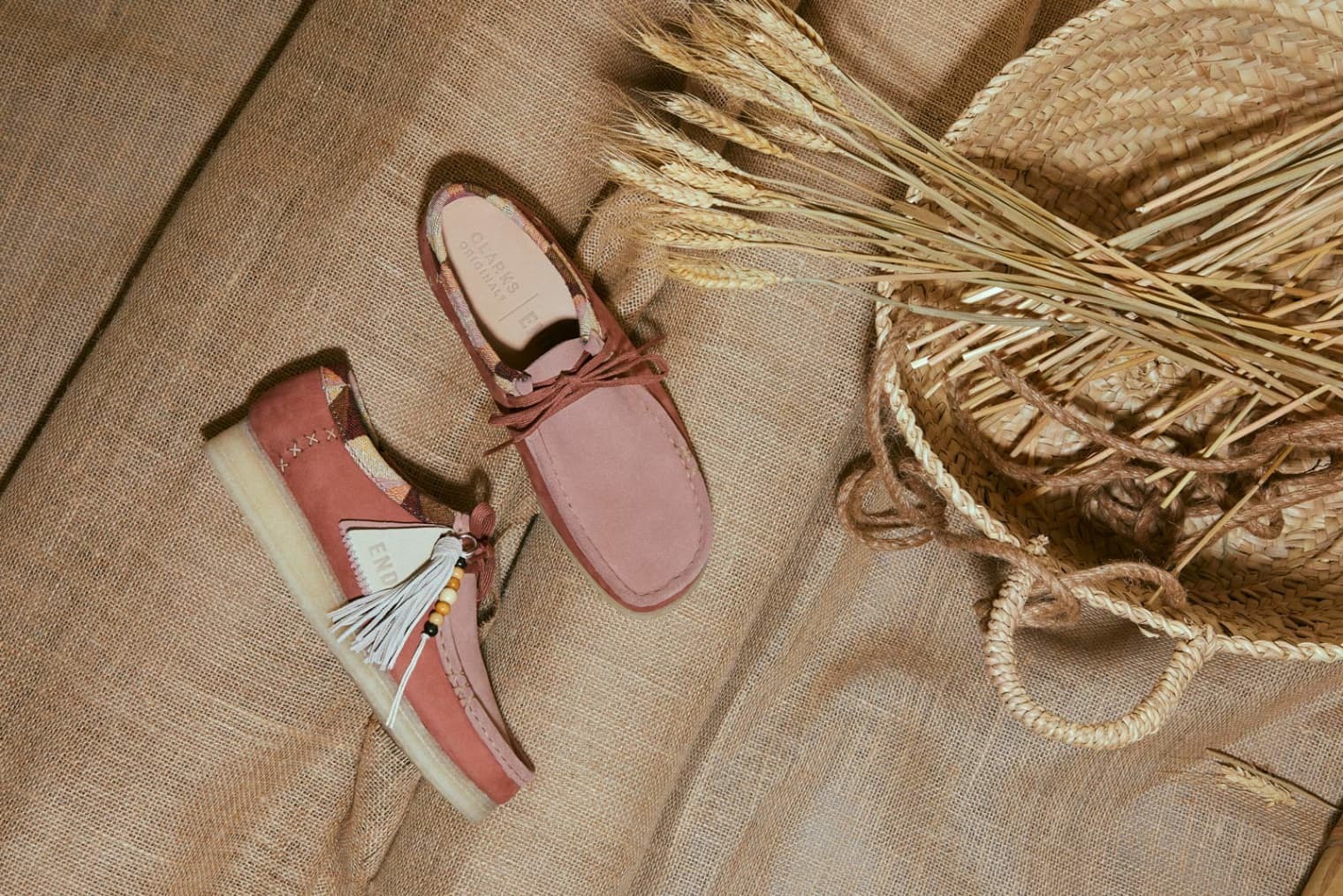 END. and Clarks Celebrate Artisanal Craft With Wallabee Pack 民族風 編織 袋鼠靴 靴子 鞋子 現貨