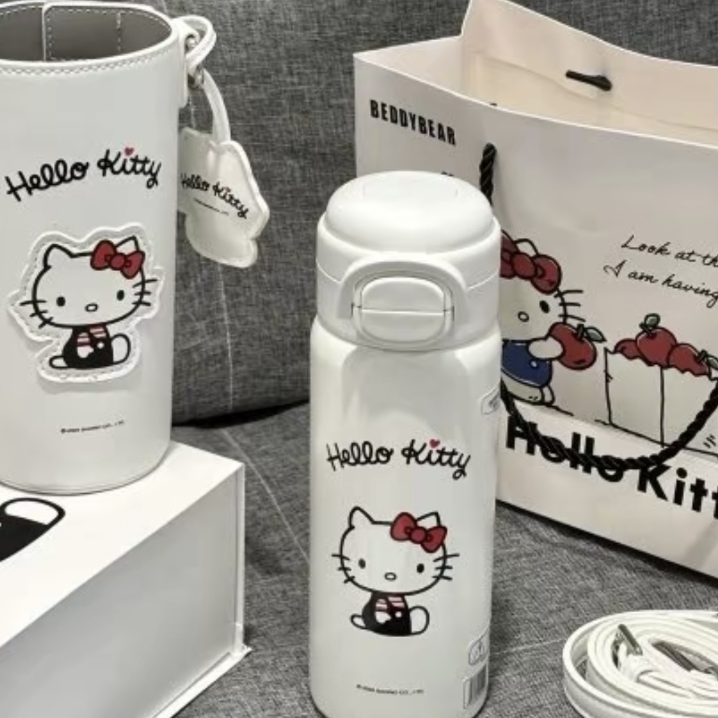SANRIO x 杯具熊 KITTY 坐坐 保溫瓶 杯套 背帶 雙飲口設計 送禮 禮盒裝 550ML