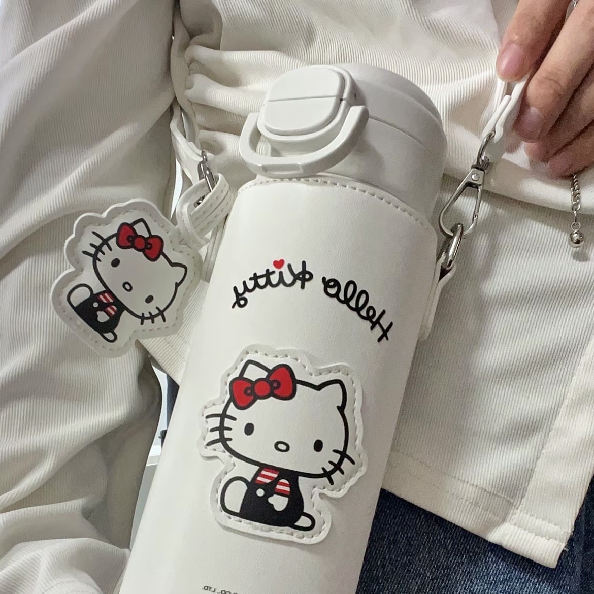 SANRIO x 杯具熊 KITTY 坐坐 保溫瓶 杯套 背帶 雙飲口設計 送禮 禮盒裝 550ML