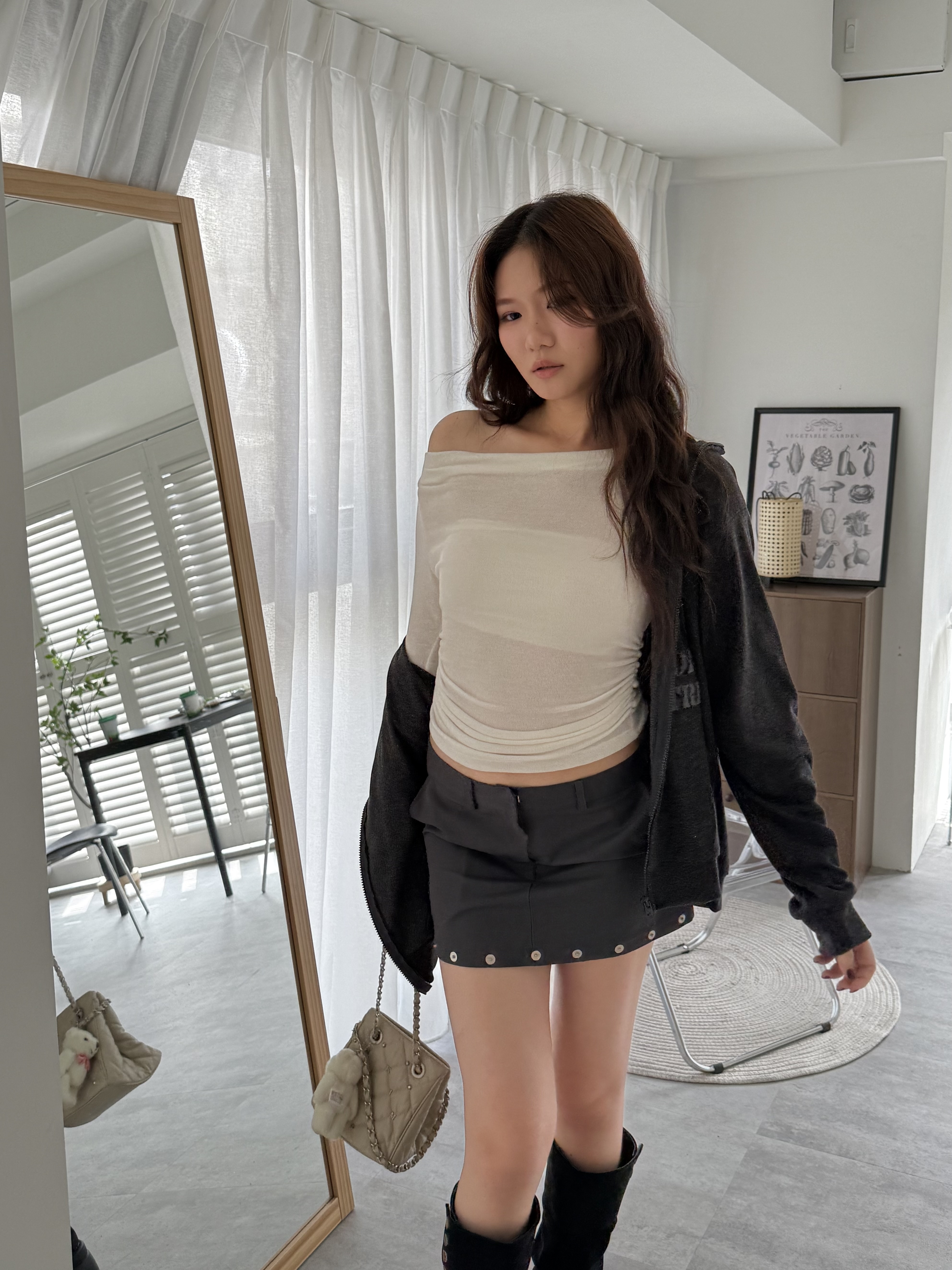 Q22/金屬滾邊低腰辣西裝裙