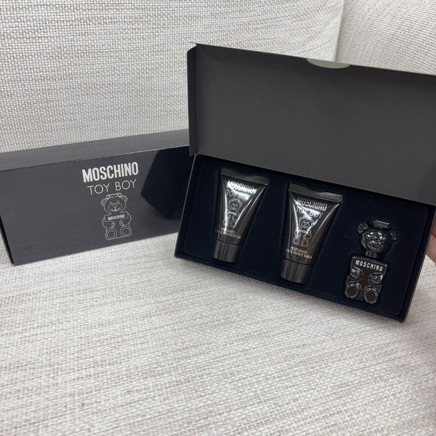 現 貨 (由倉庫直出)丨Moschino Toy boy 禮盒套裝 (香水5mL x 乳霜25mL x 沐浴露25mL)