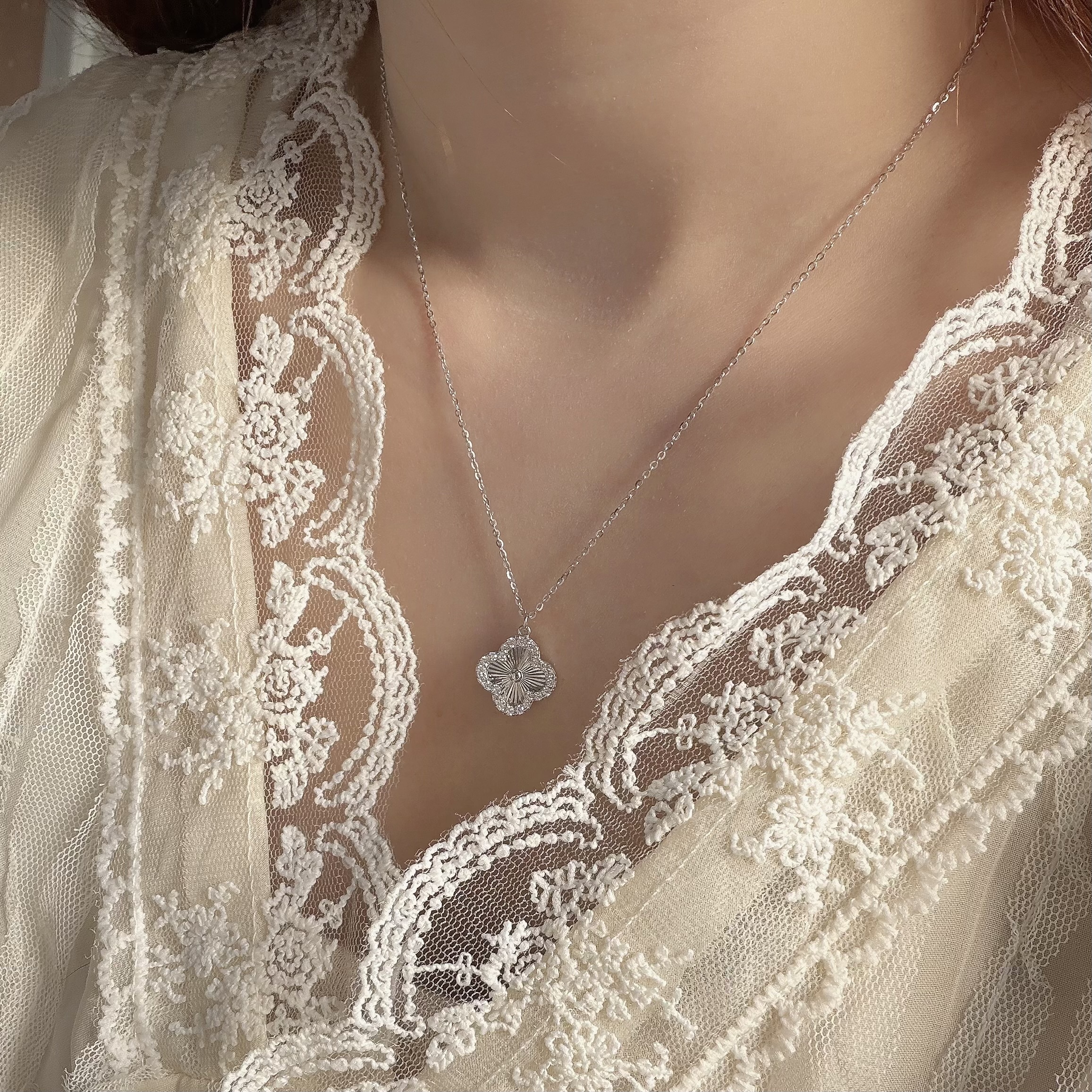 Y291【輕奢】排鑽切割雙面四葉草純銀鎖骨鏈