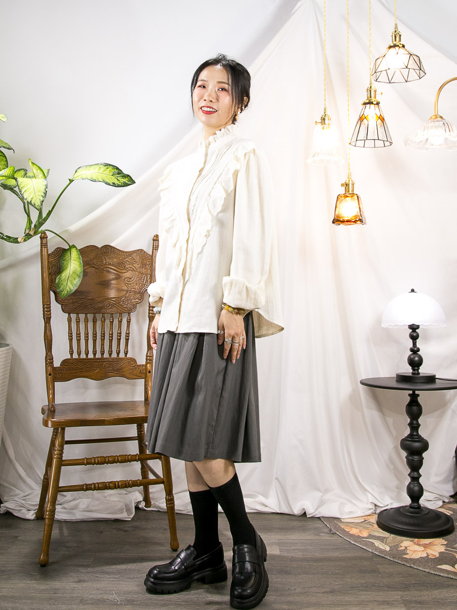 ⬇️開倉低至半價😱FINALSALE📣   全開胸扣鈕．花花刺繡RUFFLE邊．厚扯布料TOP【不設退換】