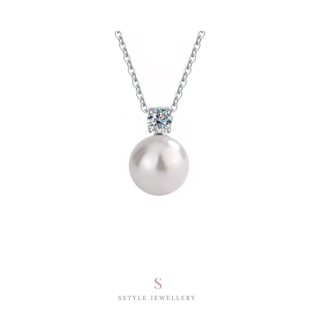 Diana moissanite necklace