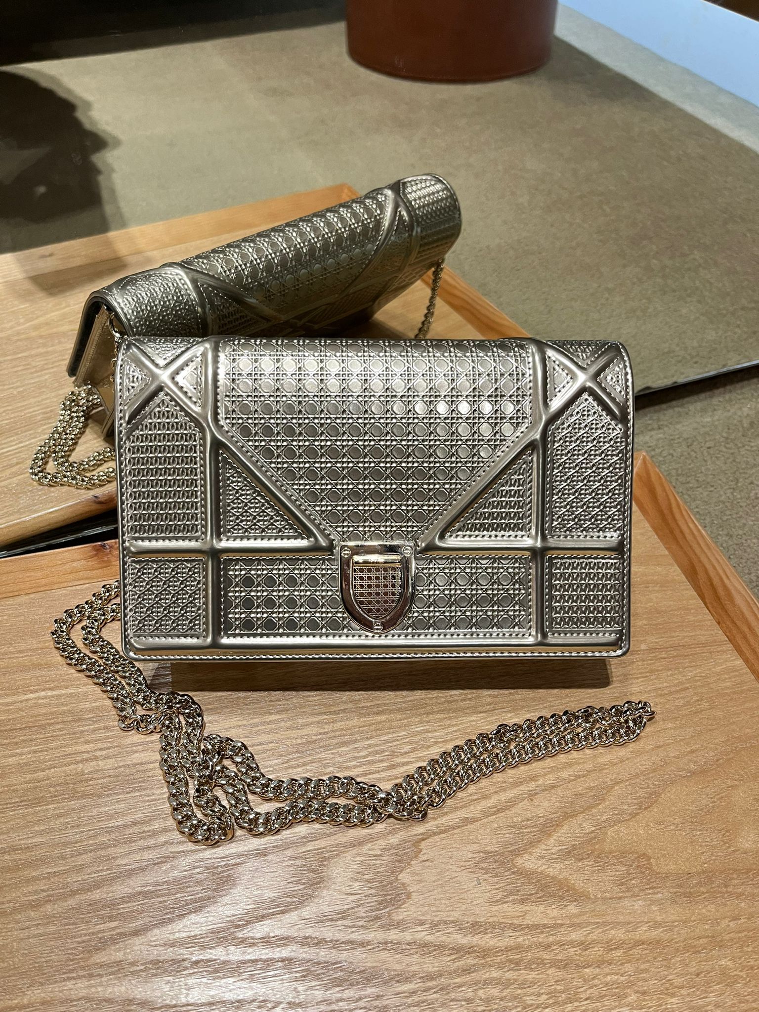 Dior metallic patent micro cannage bag 金色 閒置品