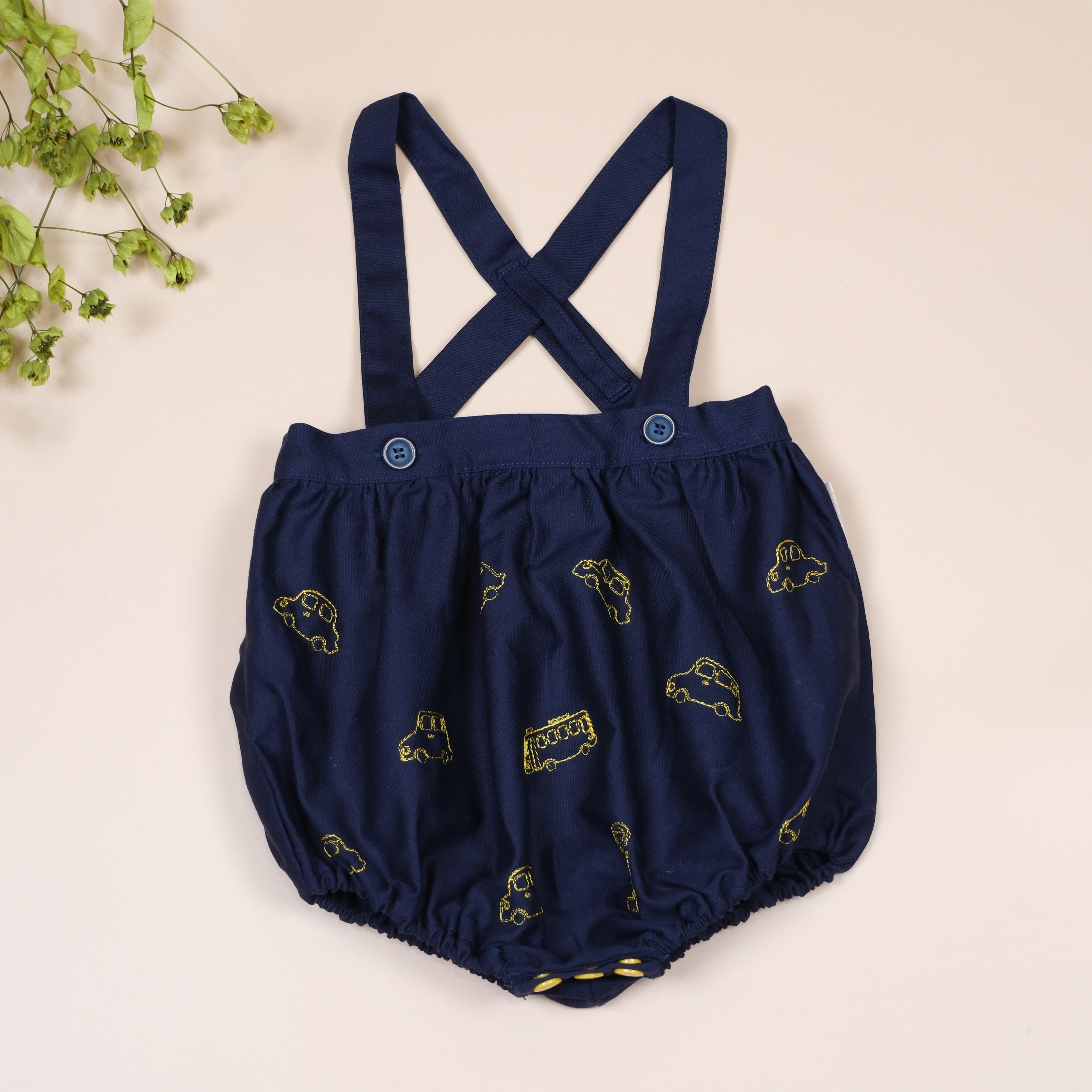 刺繡車車 ◈ 手作吊帶包屁衣