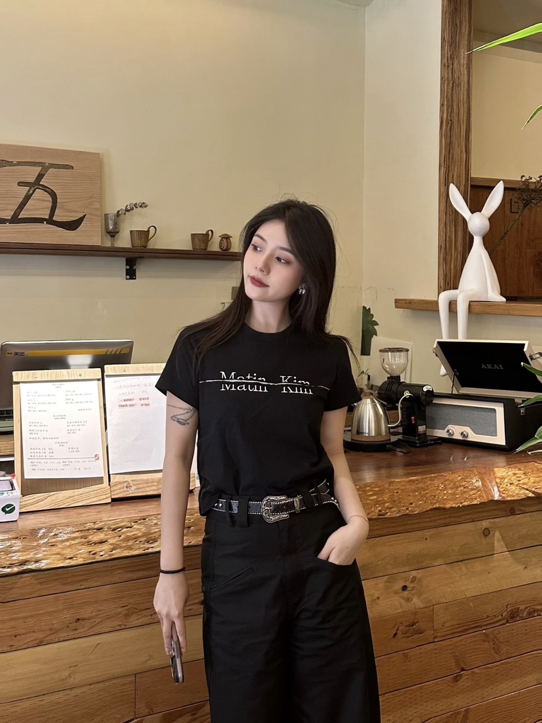 <奇蹟低價🤩> Matin Kim 破壞Logo 短版上衣