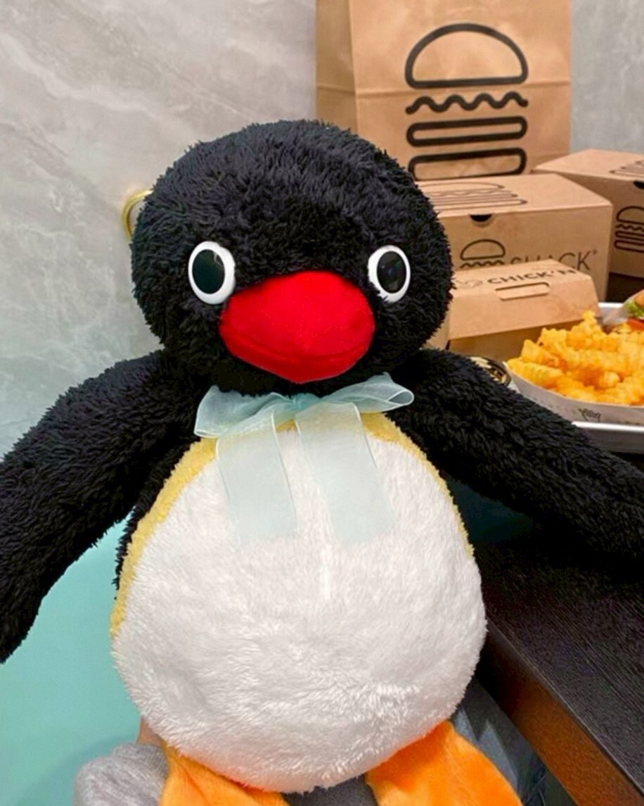 <日本正版授權>PINGU 企鵝家族 毛絨玩偶 絲帶領結 娃娃 擺件