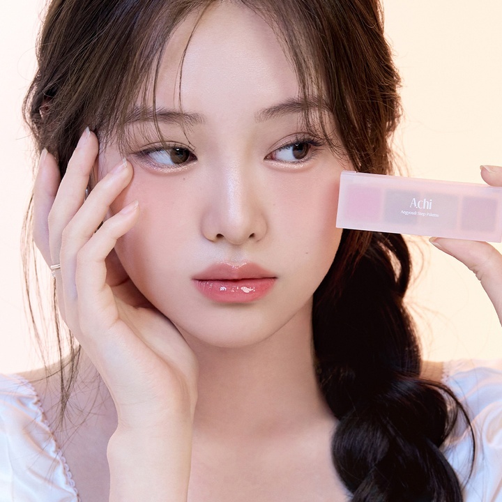 A.CHI 臥蠶分段立體彩妝盤【2款色號】