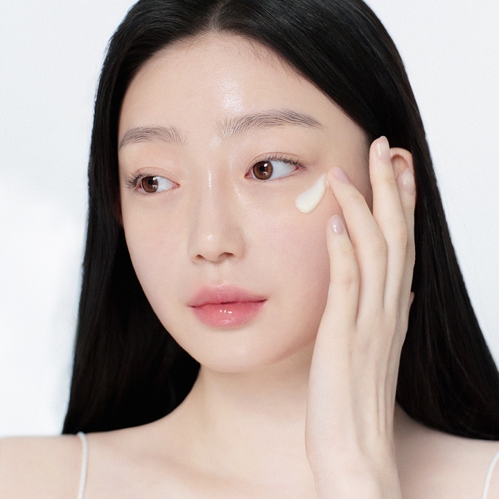 GLOW 蘋果視黃醇抗皺眼霜