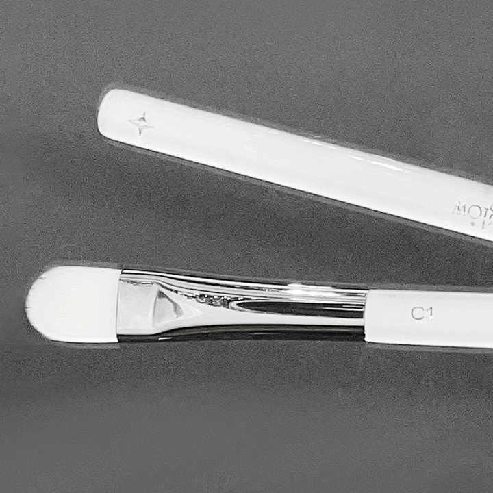 GLOW 專業平頭遮瑕刷 #C01