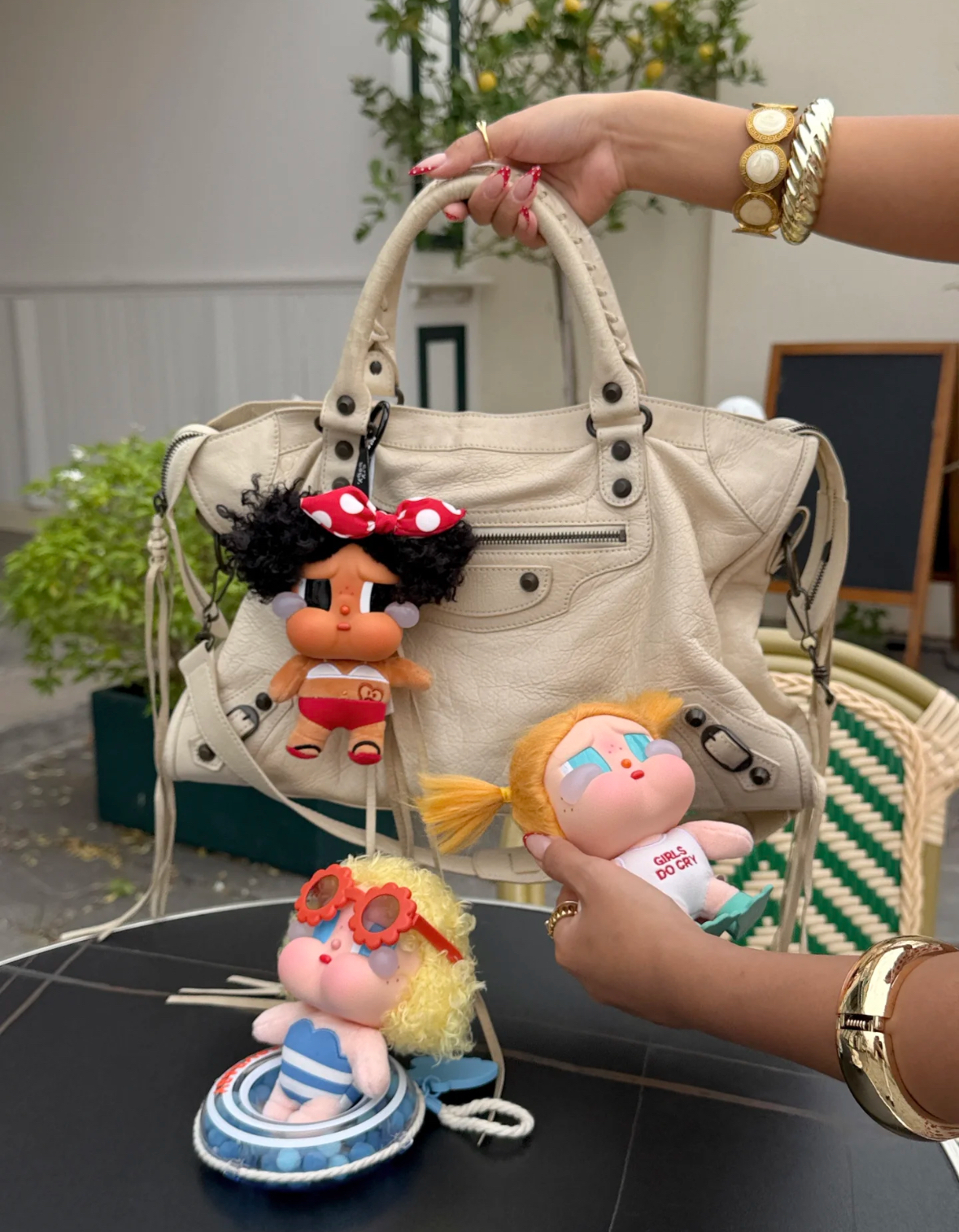 POPMART 泡泡瑪特 Crybaby Vacation Made On 哭娃 搪膠毛絨吊飾 盲盒 6+1款/預購