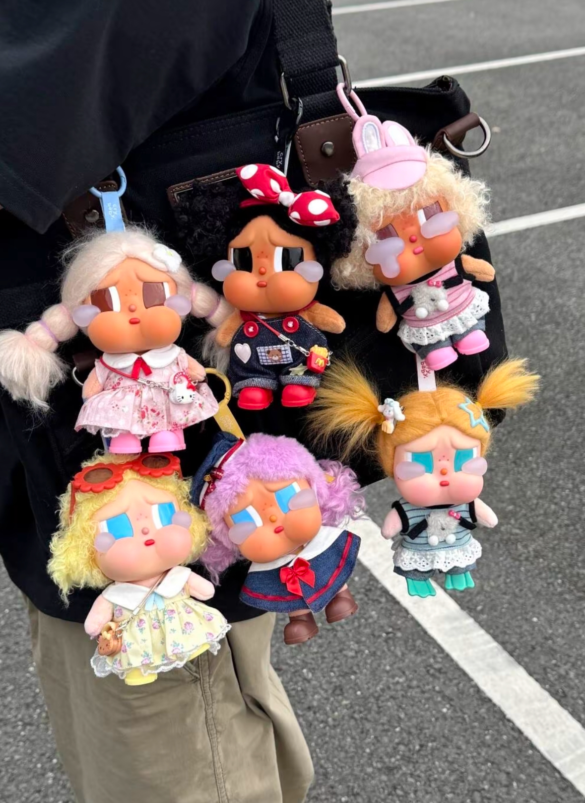 POPMART 泡泡瑪特 Crybaby Vacation Made On 哭娃 搪膠毛絨吊飾 盲盒 6+1款/預購