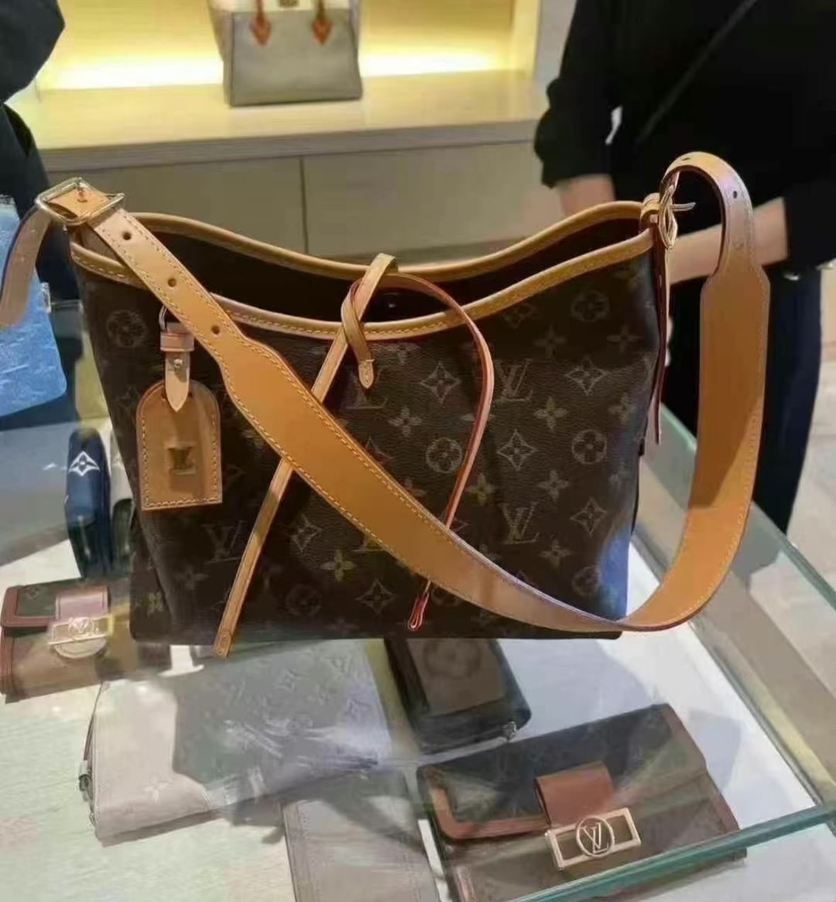 【預購】Q110601 LV Carryall PM (先付$500後付$20000）售價$20500
