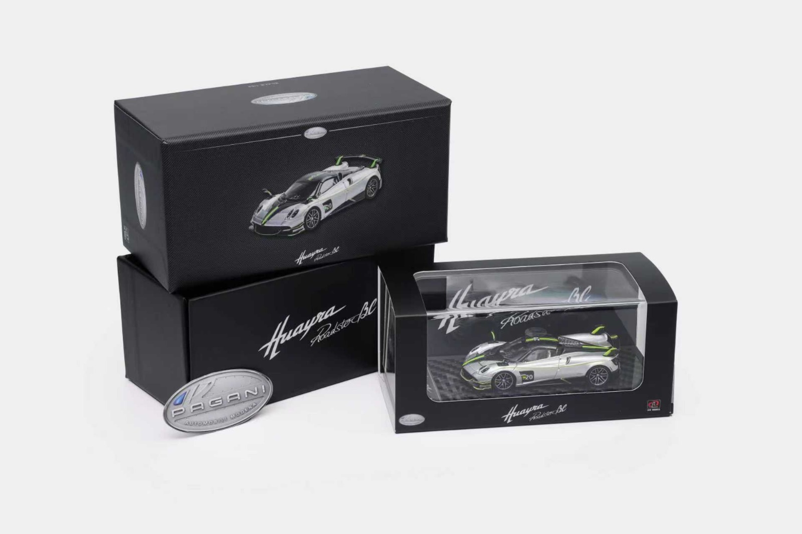 PO-$185 * LCD * 1:64 Huayra Roadster BC-Silver Green (Special packing)*天地盒包裝,附品牌錫克片