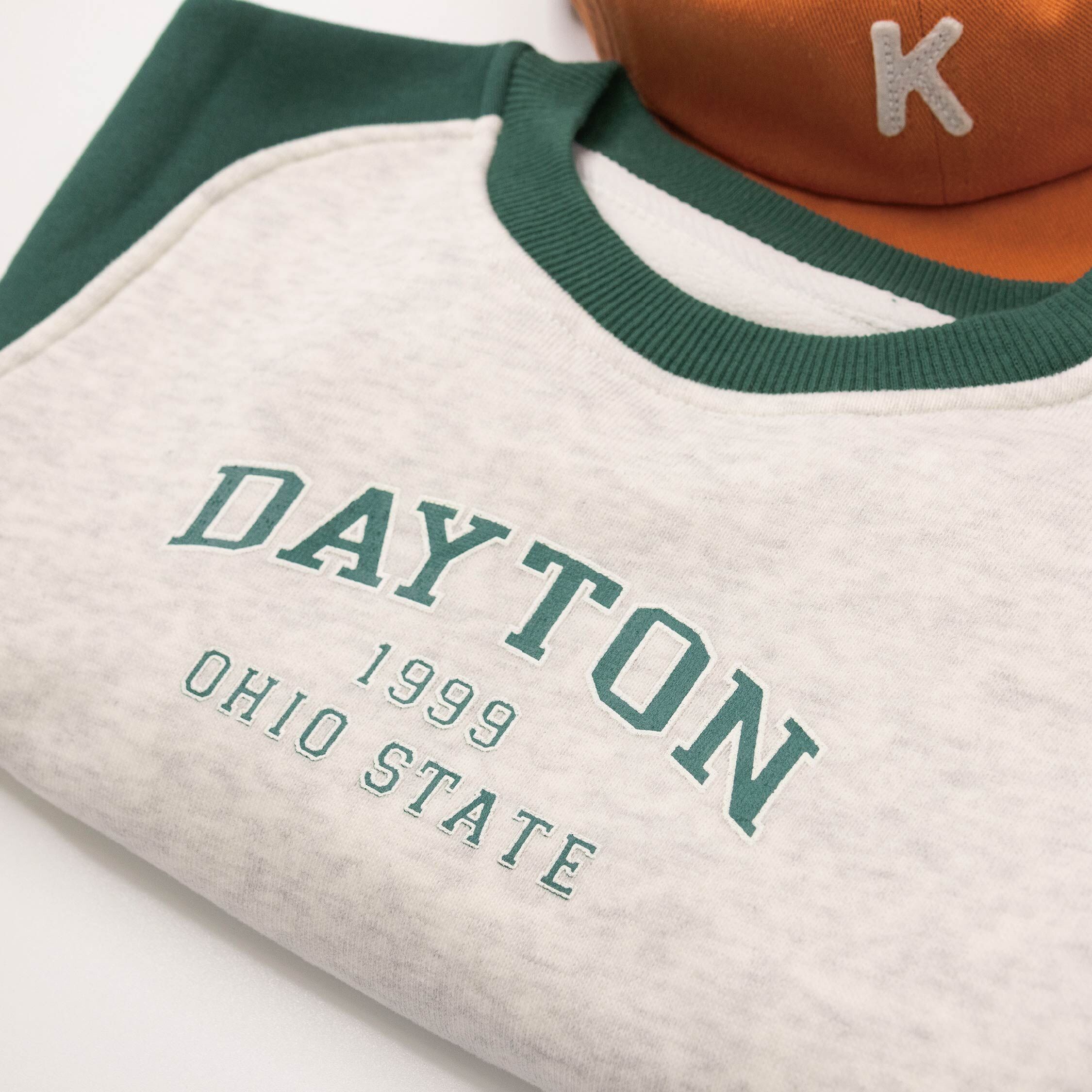 【H35541】美式印花漸層拼接袖內刷毛上衣