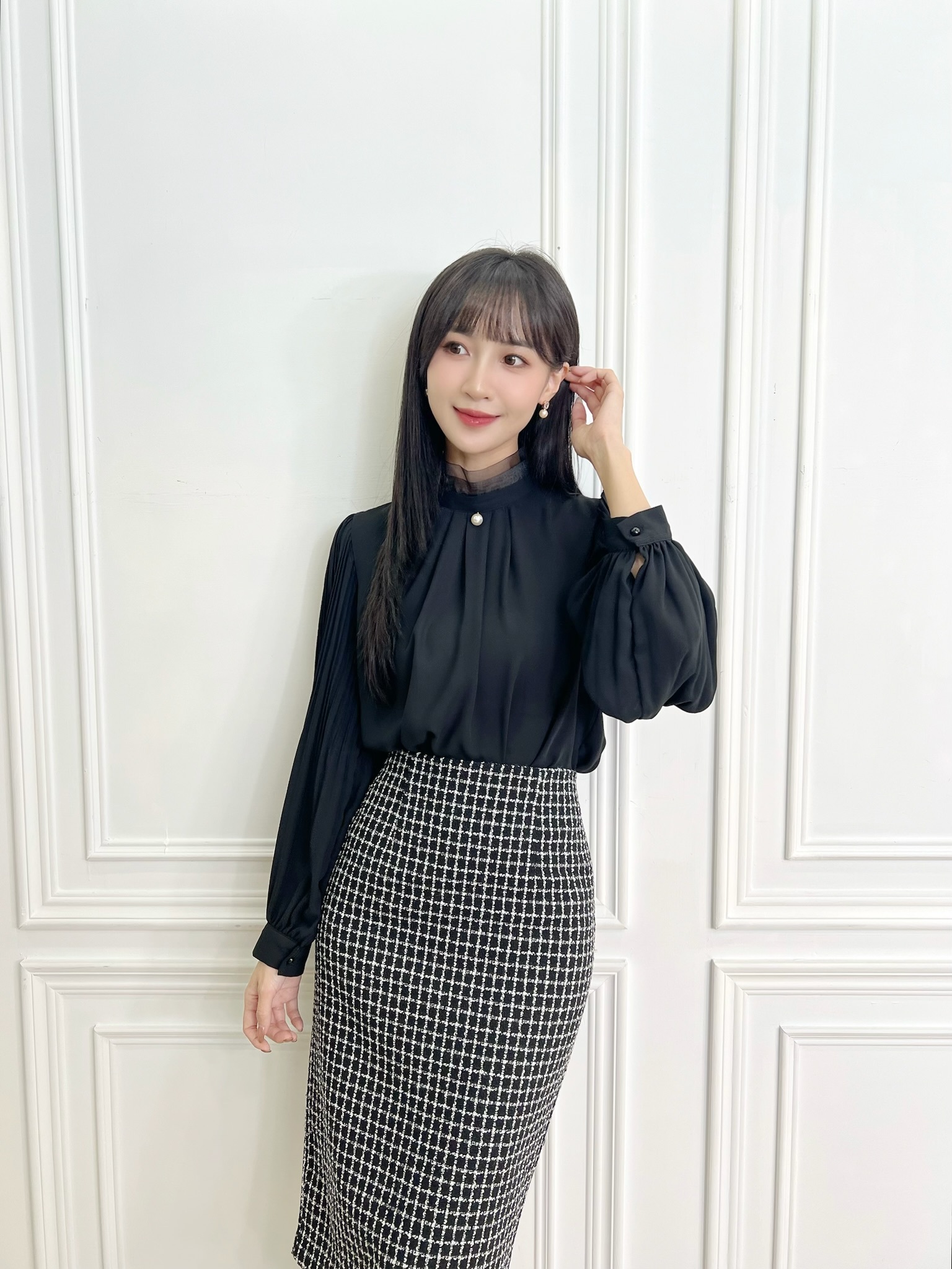 透紗珍珠立領前打褶上衣