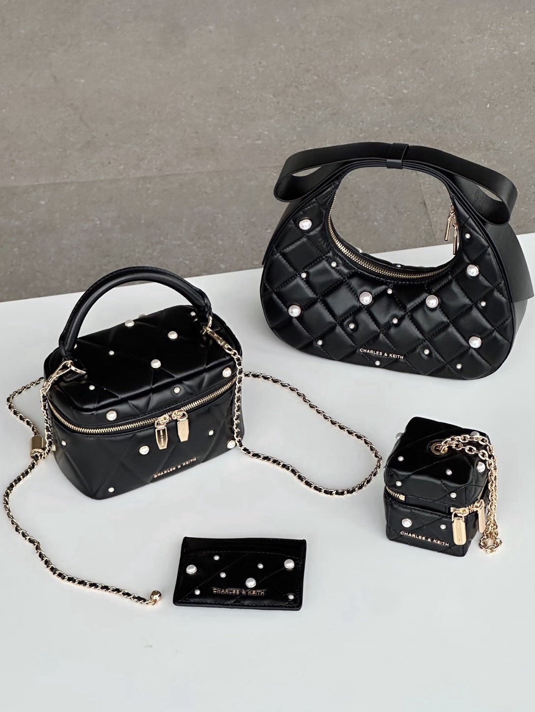 CHARLES & KEITH 小CK 聖誕限定 黑菱格 珍珠系列