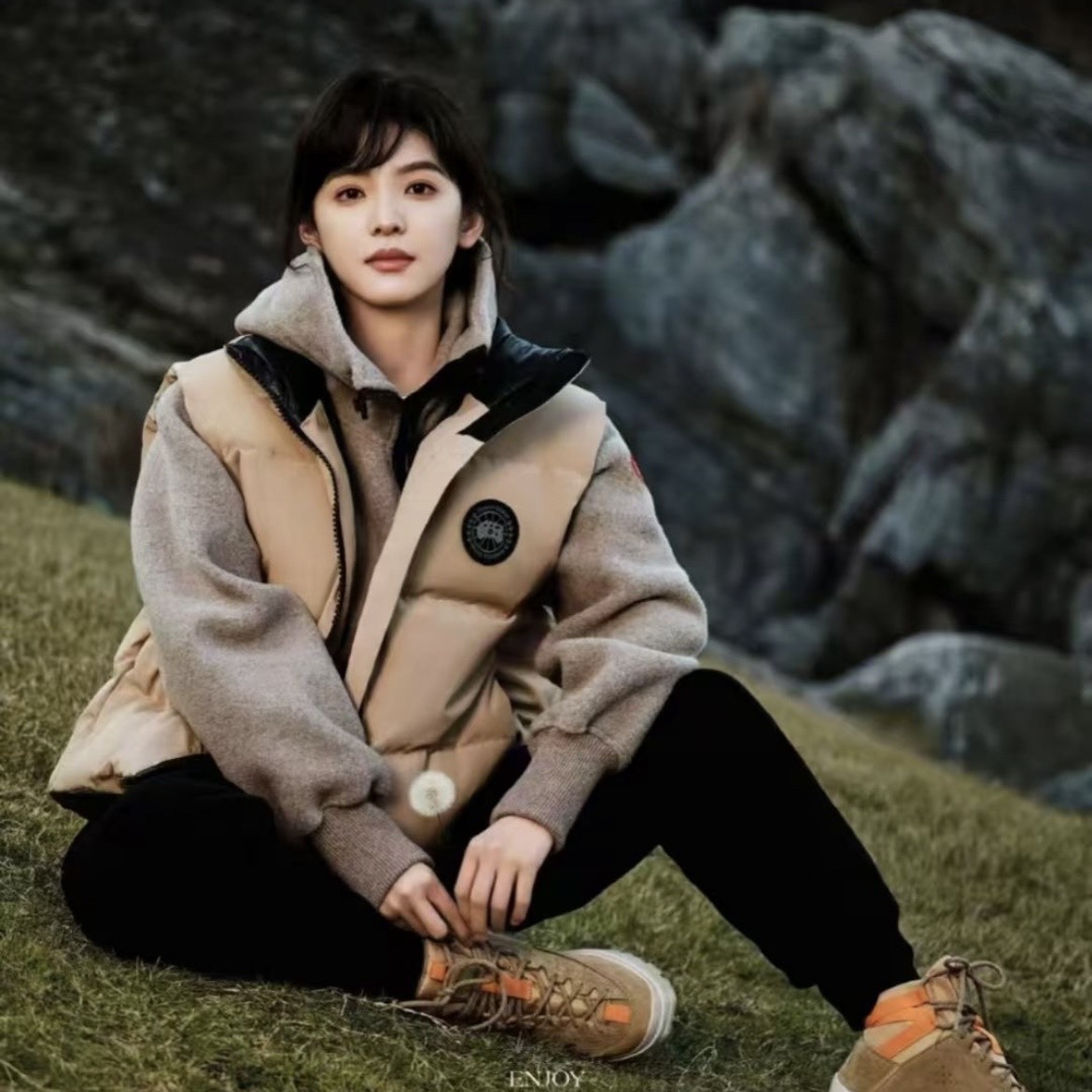 【Pre-Order】Canada Goose Grandview Women’s Down Vest – Beige