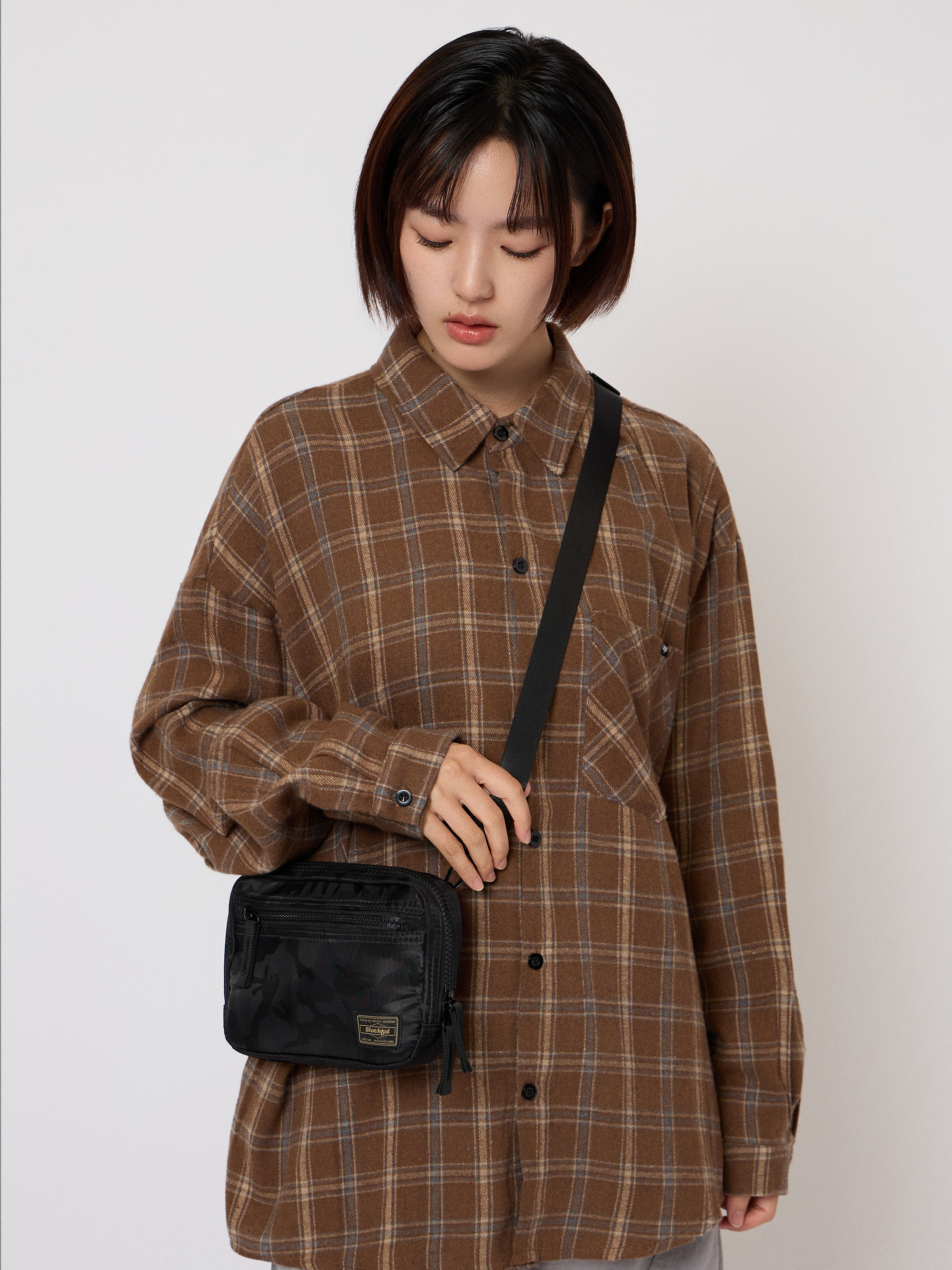 Urban Active 防潑水斜背包