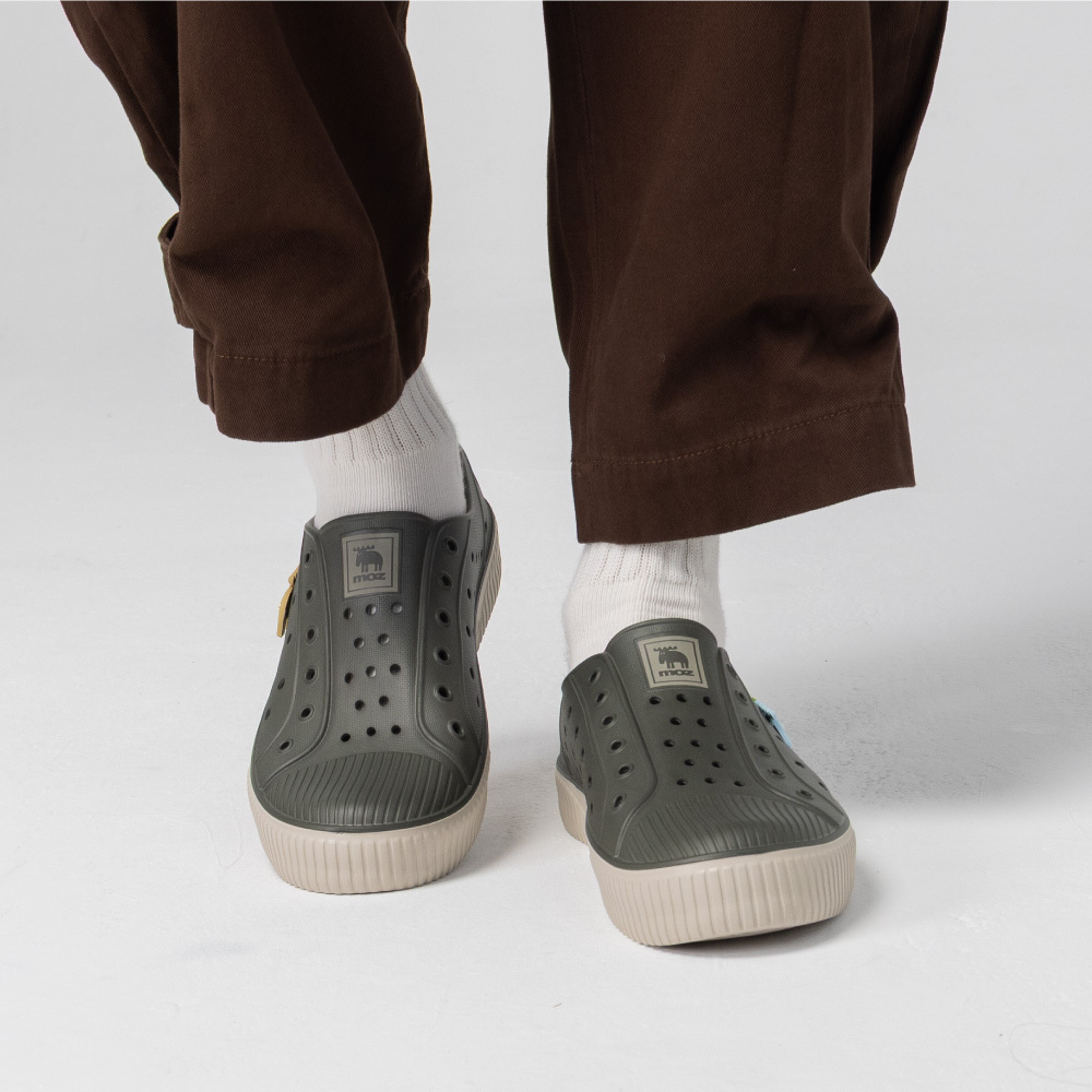 雙色洞洞餅乾水鞋 (橄欖綠)