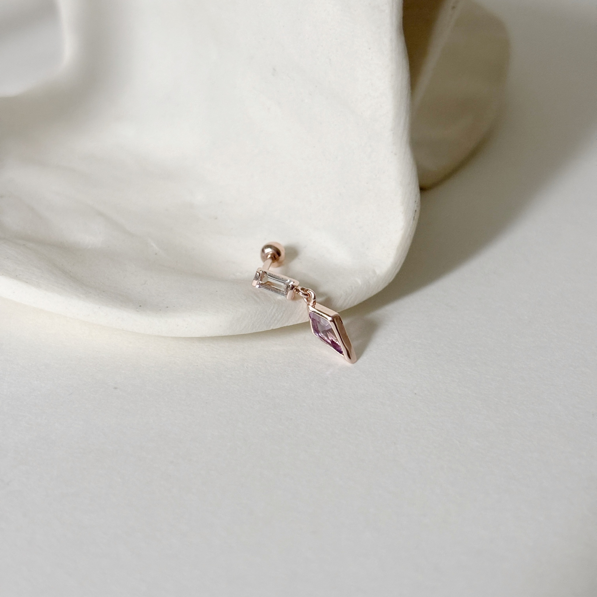 晃晃箏形紫白水晶轉珠耳環