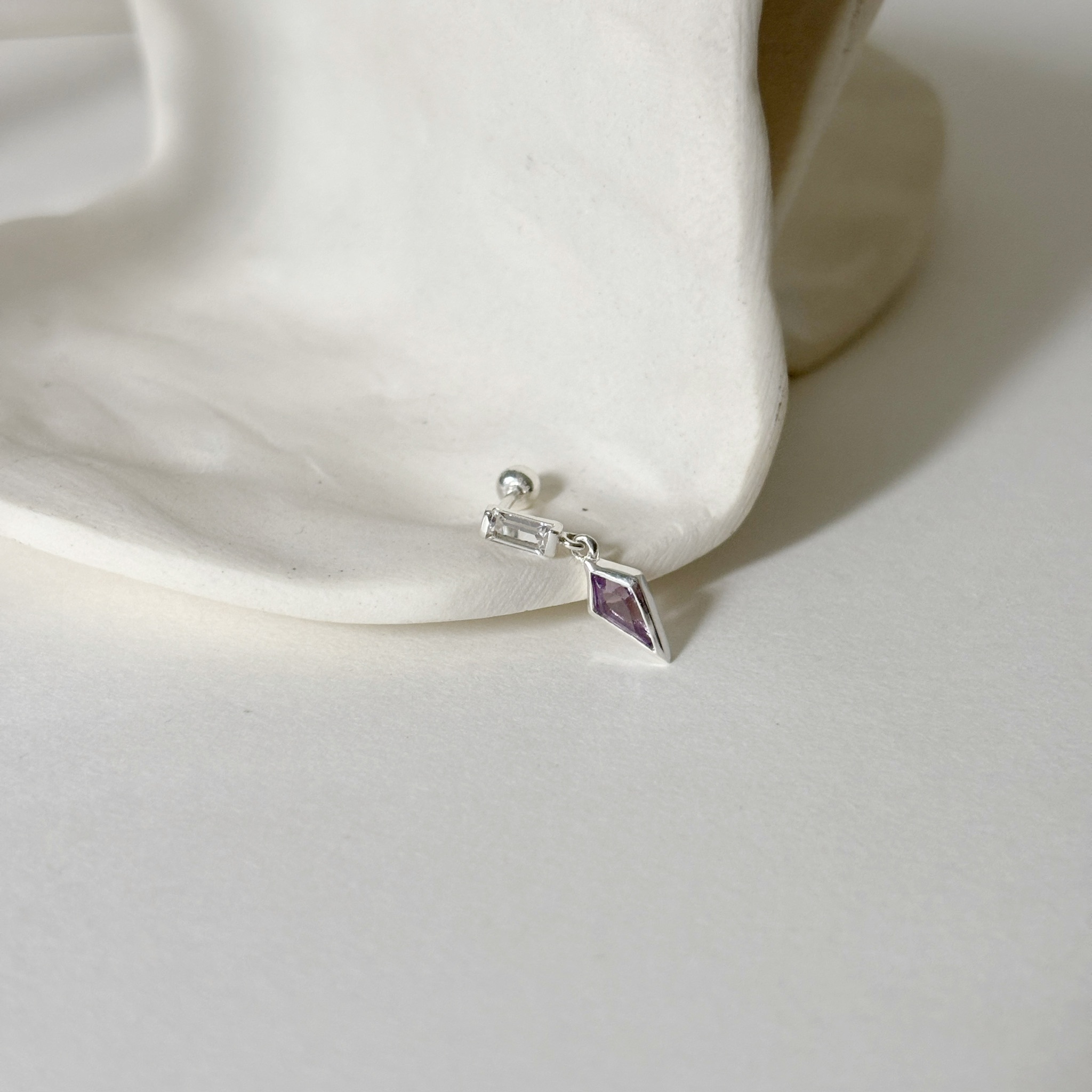 晃晃箏形紫白水晶轉珠耳環