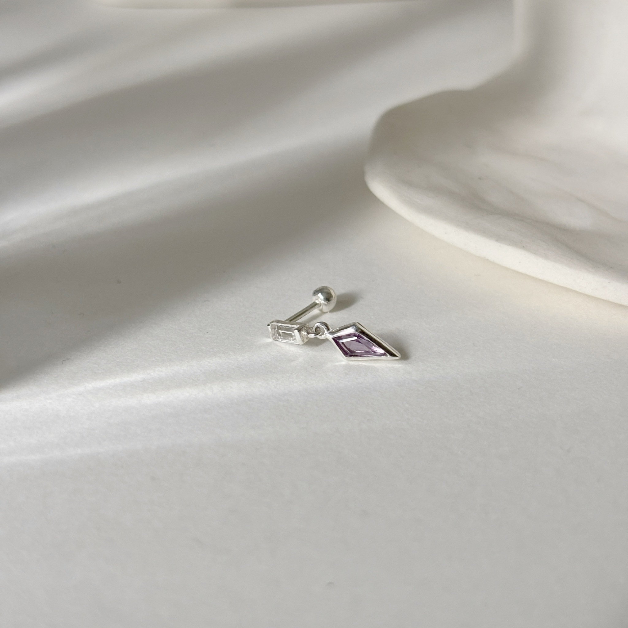 晃晃箏形紫白水晶轉珠耳環