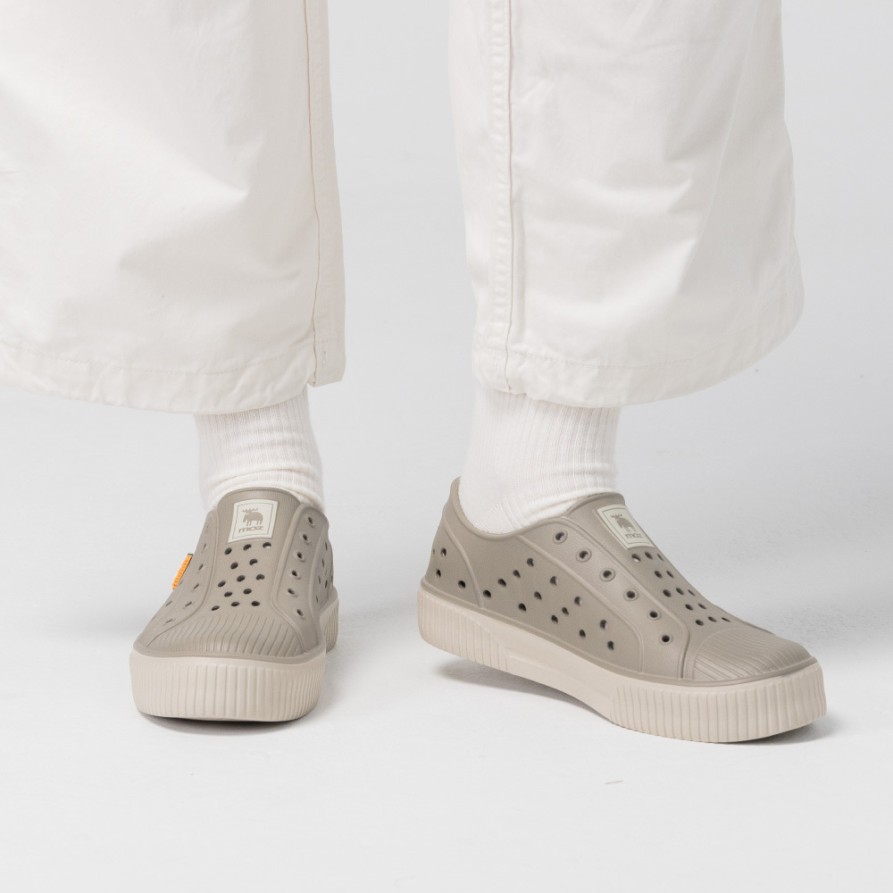 雙色洞洞餅乾水鞋 (沙丘灰)