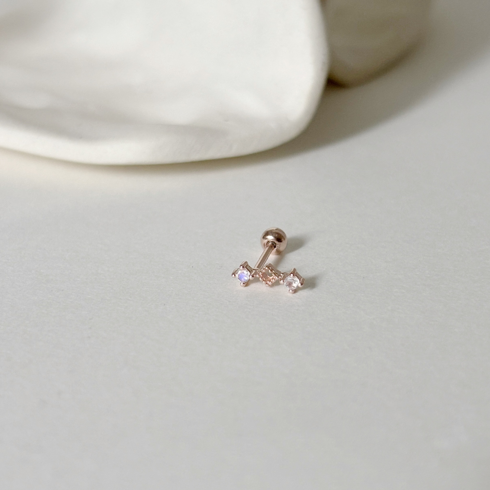 簍空菱形月光石轉珠耳環