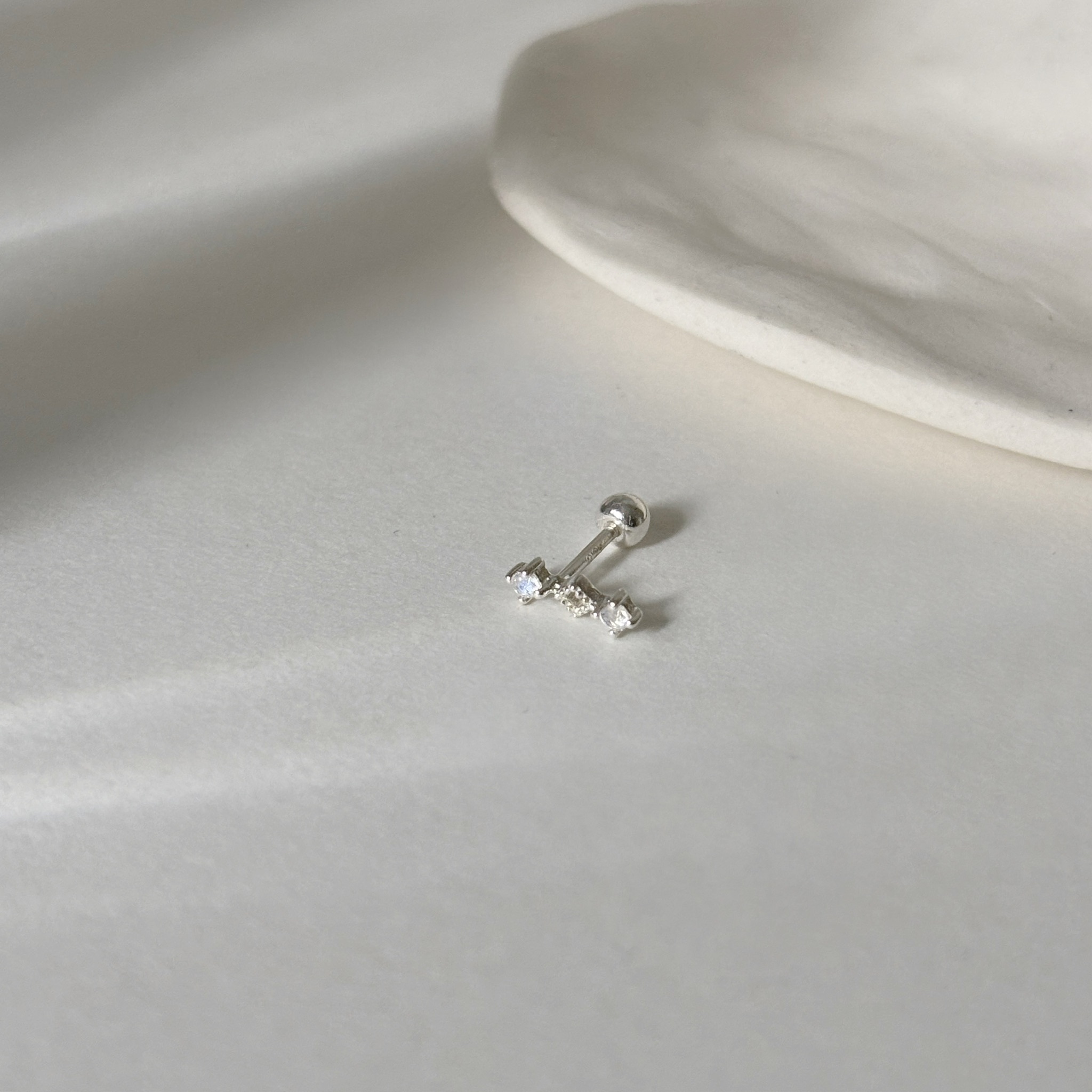 簍空菱形月光石轉珠耳環