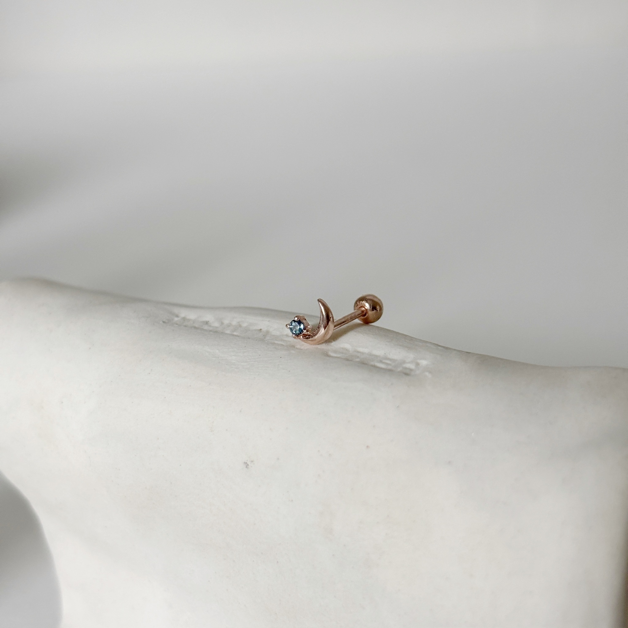 月亮倫敦托帕石轉珠耳環