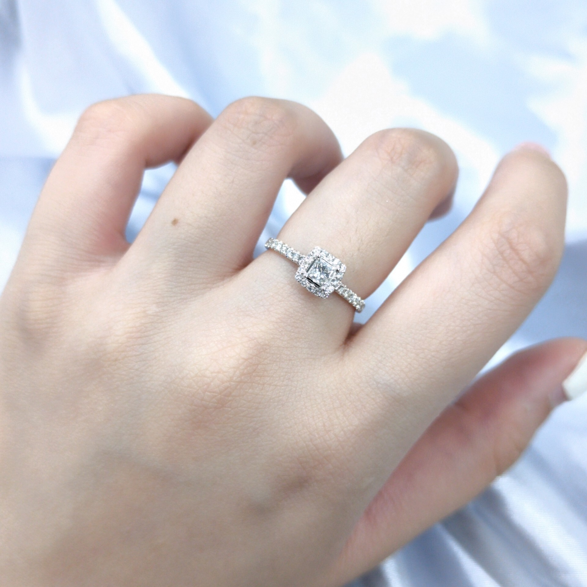 18K White Gold 0.43ct Princess Cut Diamond Ring