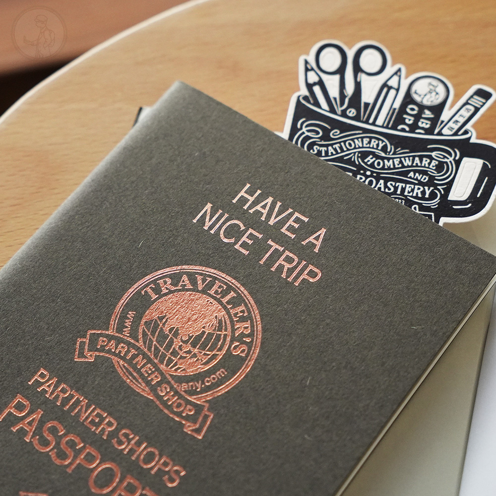 「TFA實體店限定」TN護照尺寸官方合作店章本 - TRAVELER’S notebook
