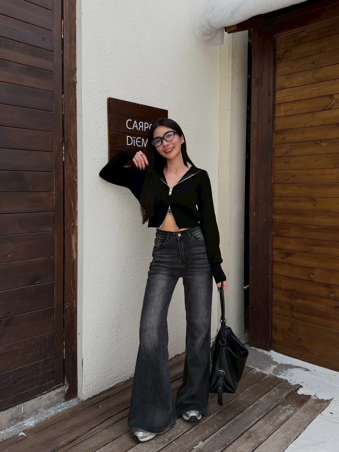 超長腿黑灰微喇叭牛仔褲