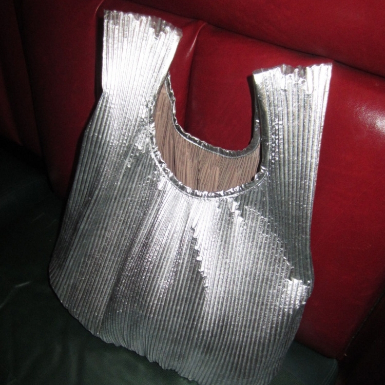 美國 BAGGU 尼龍百褶購物包 金屬色 銀
