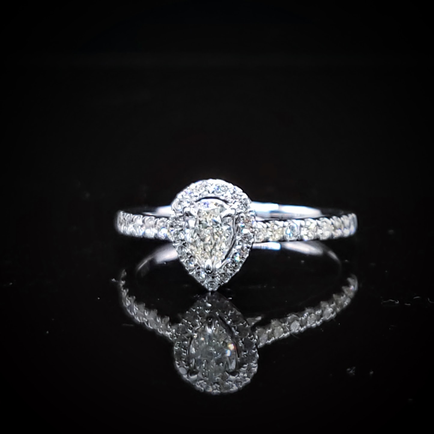 18K White Gold 0.51ct Pear Shaped Diamond Ring