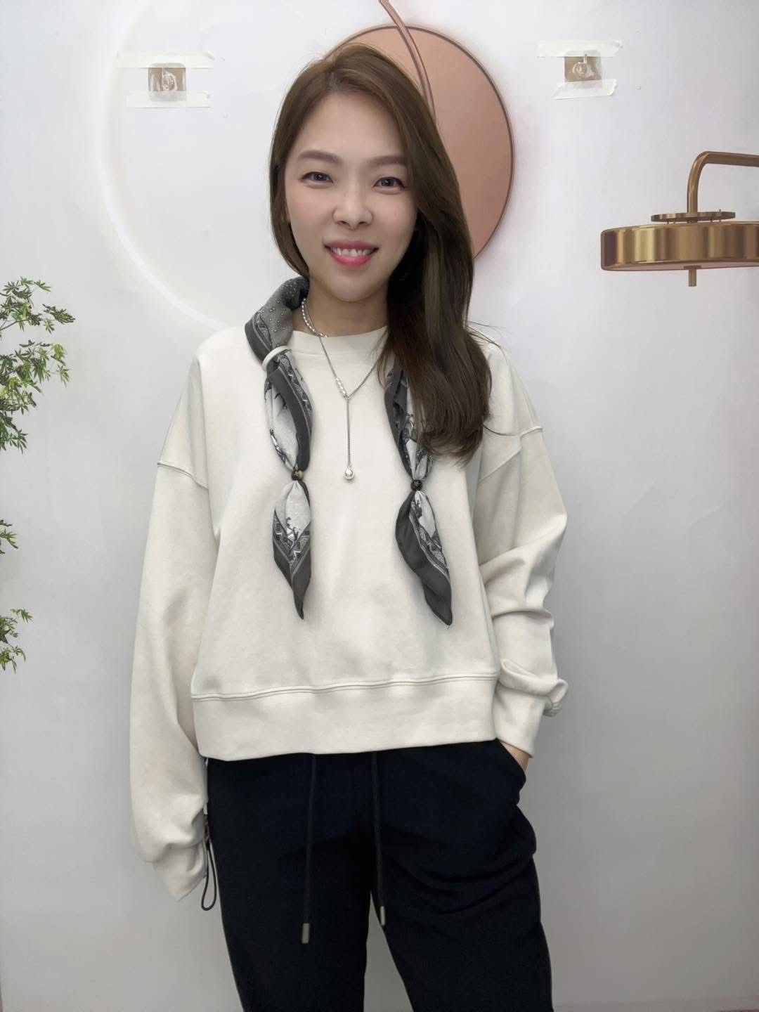 韓國衛衣拼絲巾top~121AF