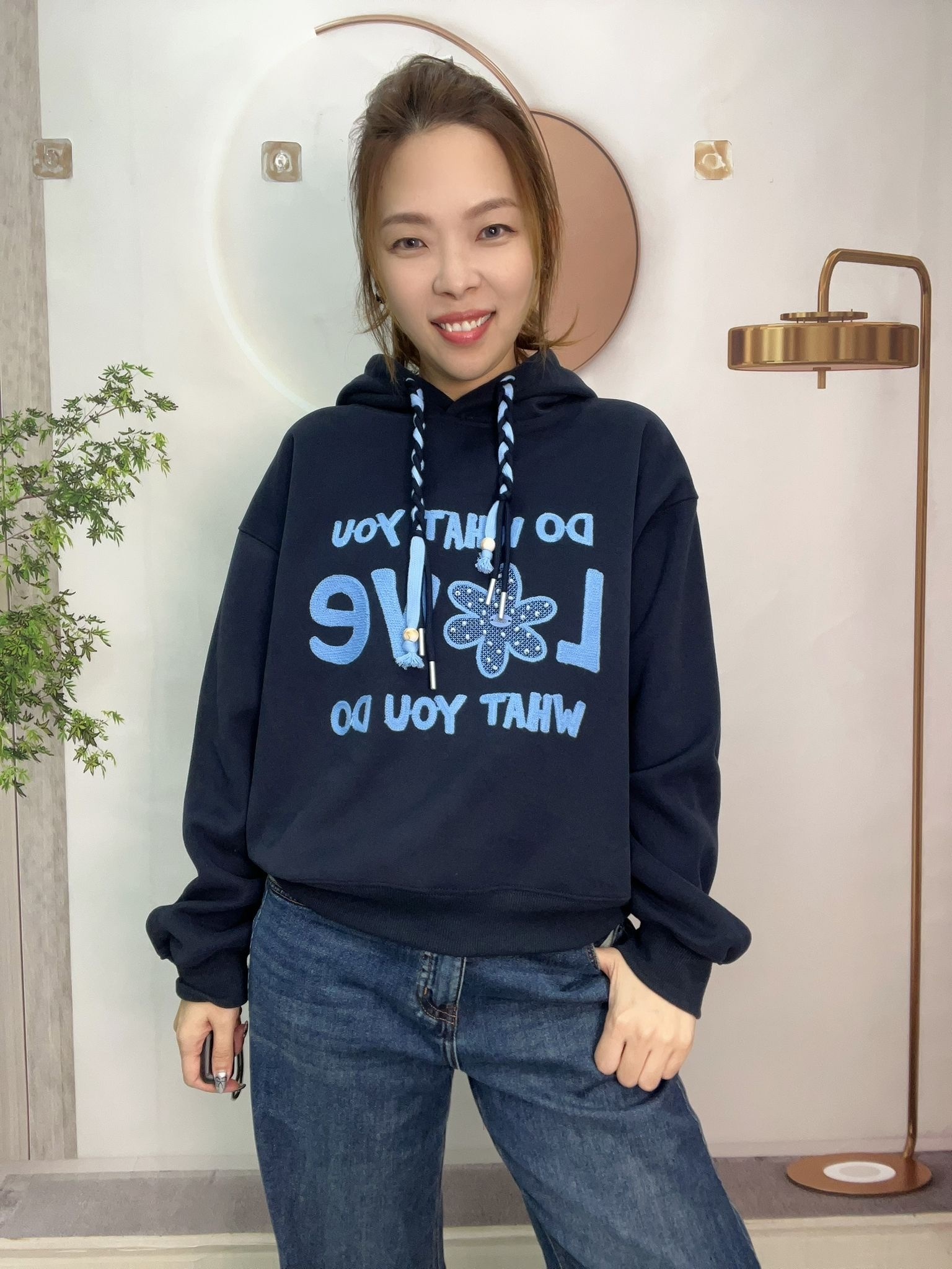 Mar 型格有帽英文字top~121AH