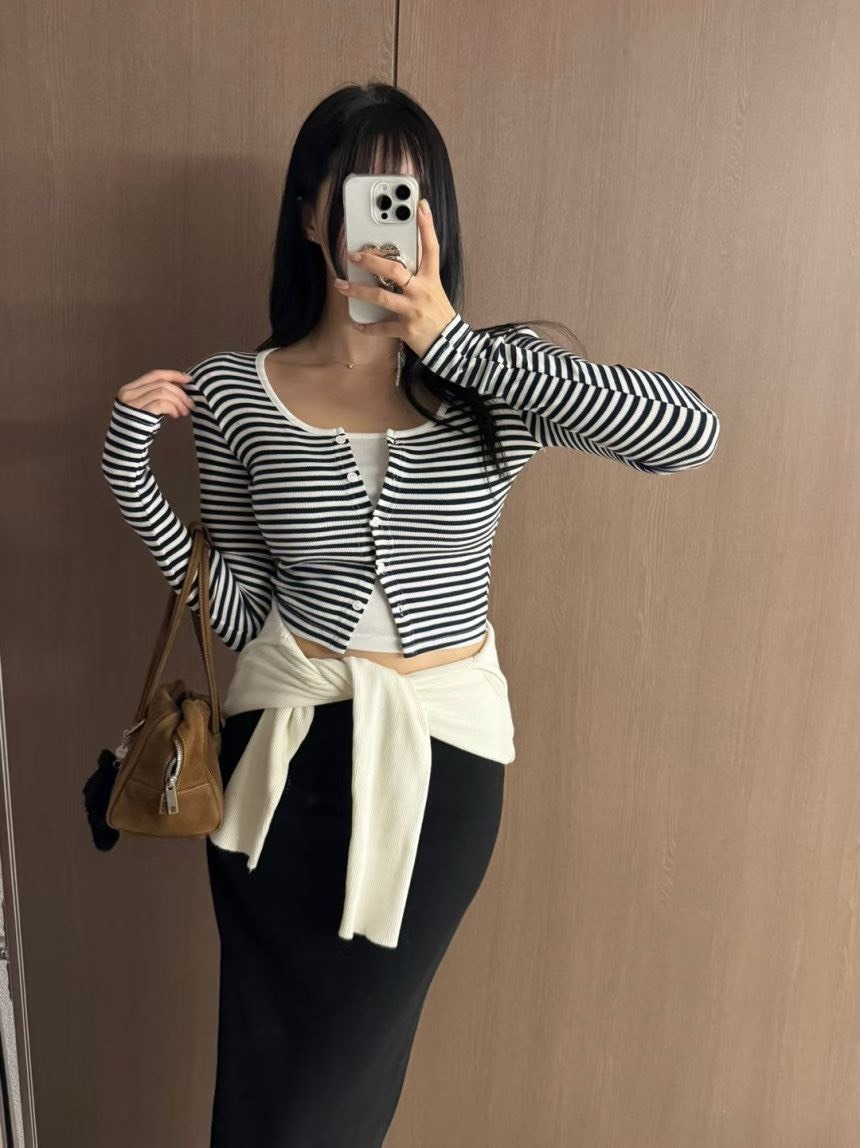 條紋假兩件墊肩上衣
