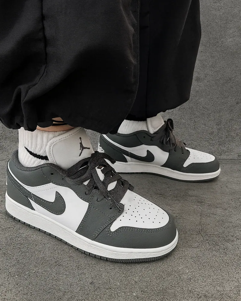 NIKE AIR JORDAN 1 女生大童 鐵灰白 [限時勁減!]