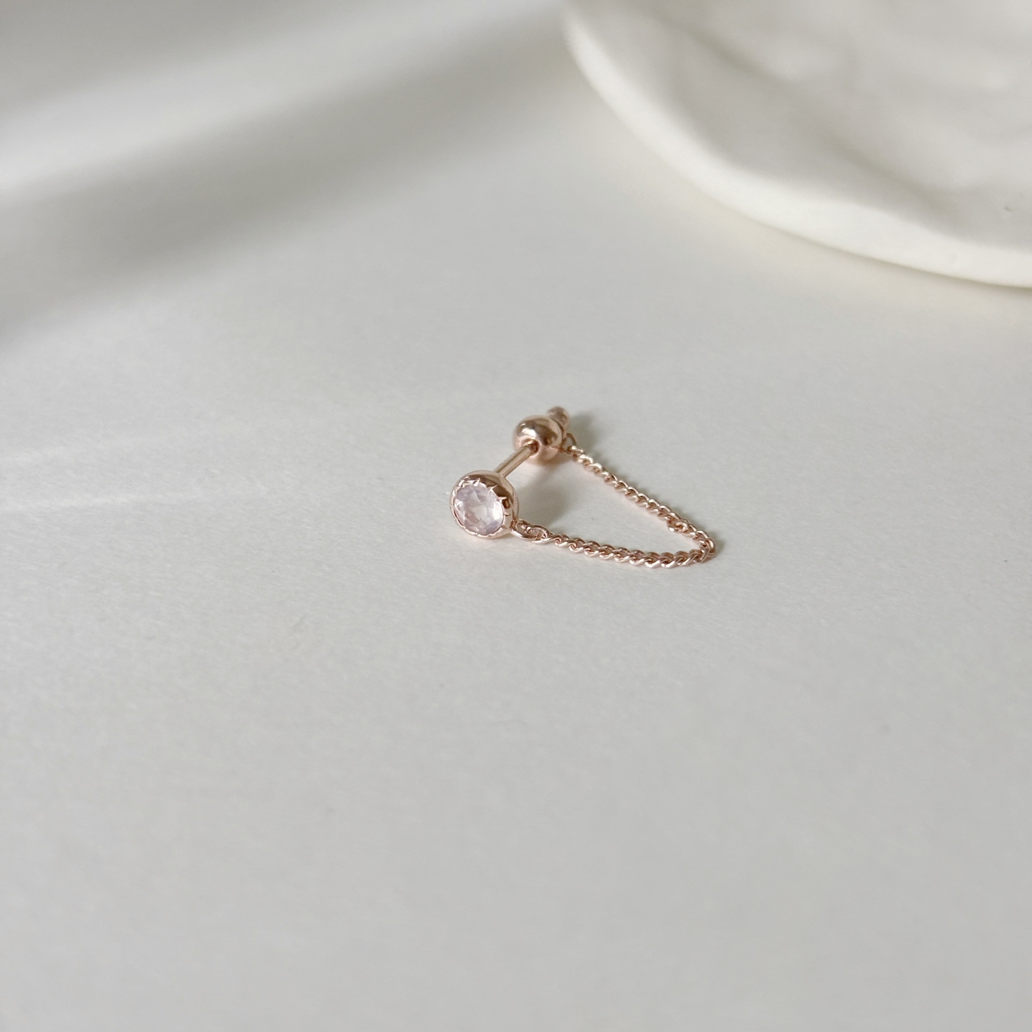 花苞粉晶扣鏈式轉珠耳環