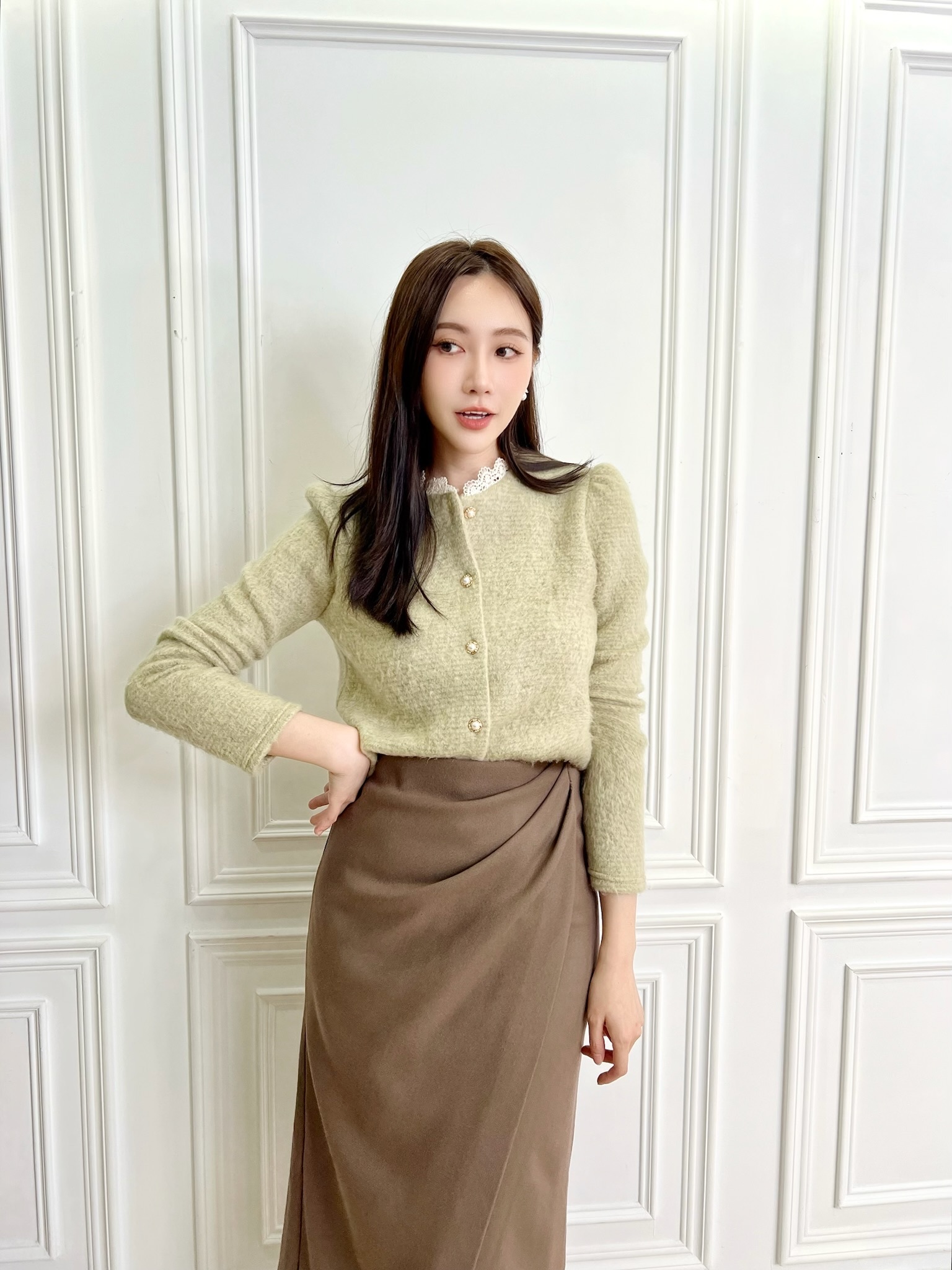 優雅蕾絲領針織上衣